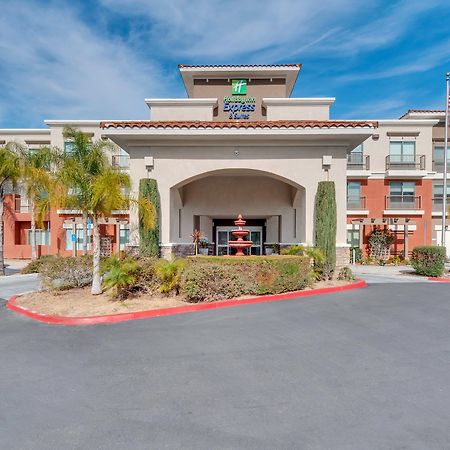 Holiday Inn Express Hotel & Suites Lake Elsinore By Ihg מראה חיצוני תמונה