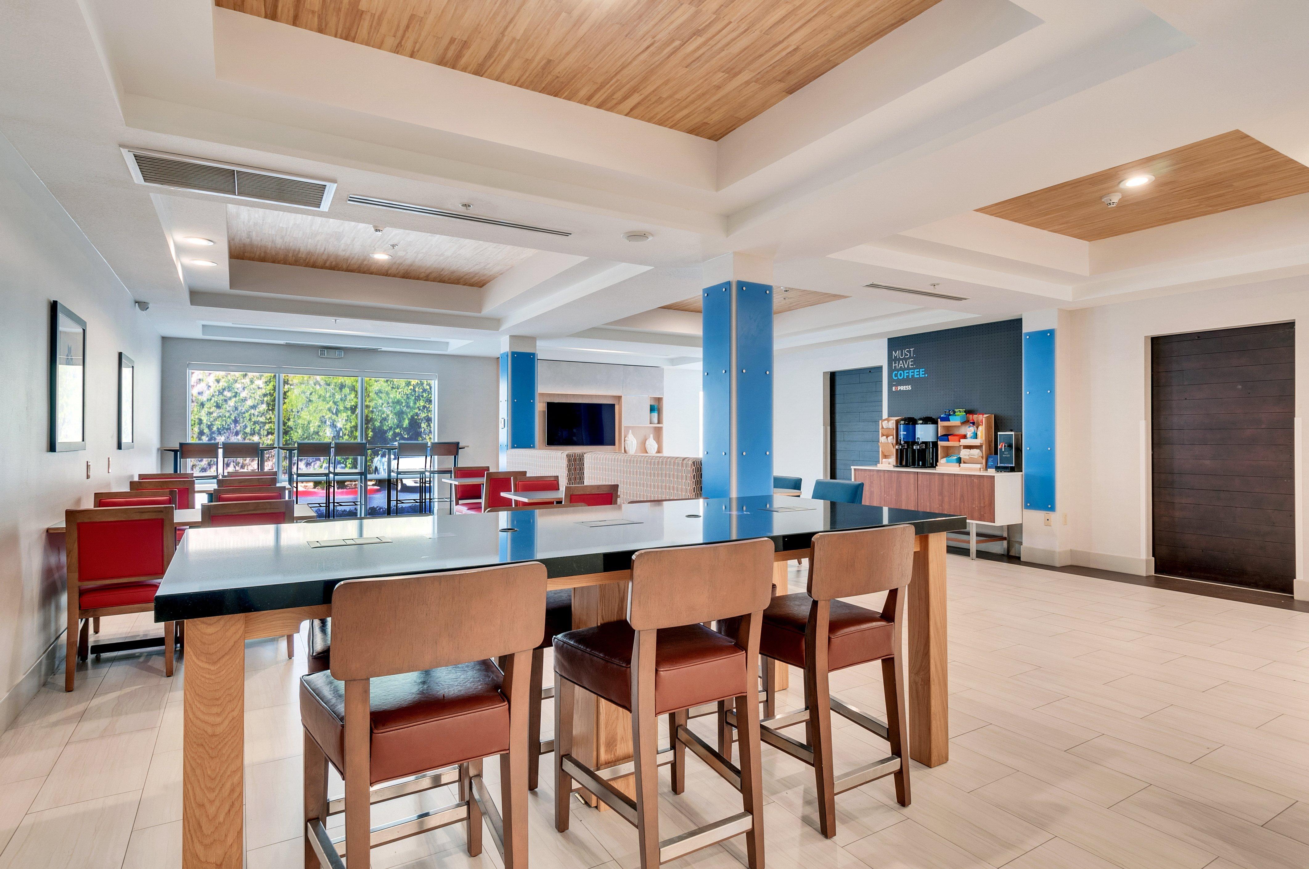 Holiday Inn Express Hotel & Suites Lake Elsinore By Ihg מראה חיצוני תמונה