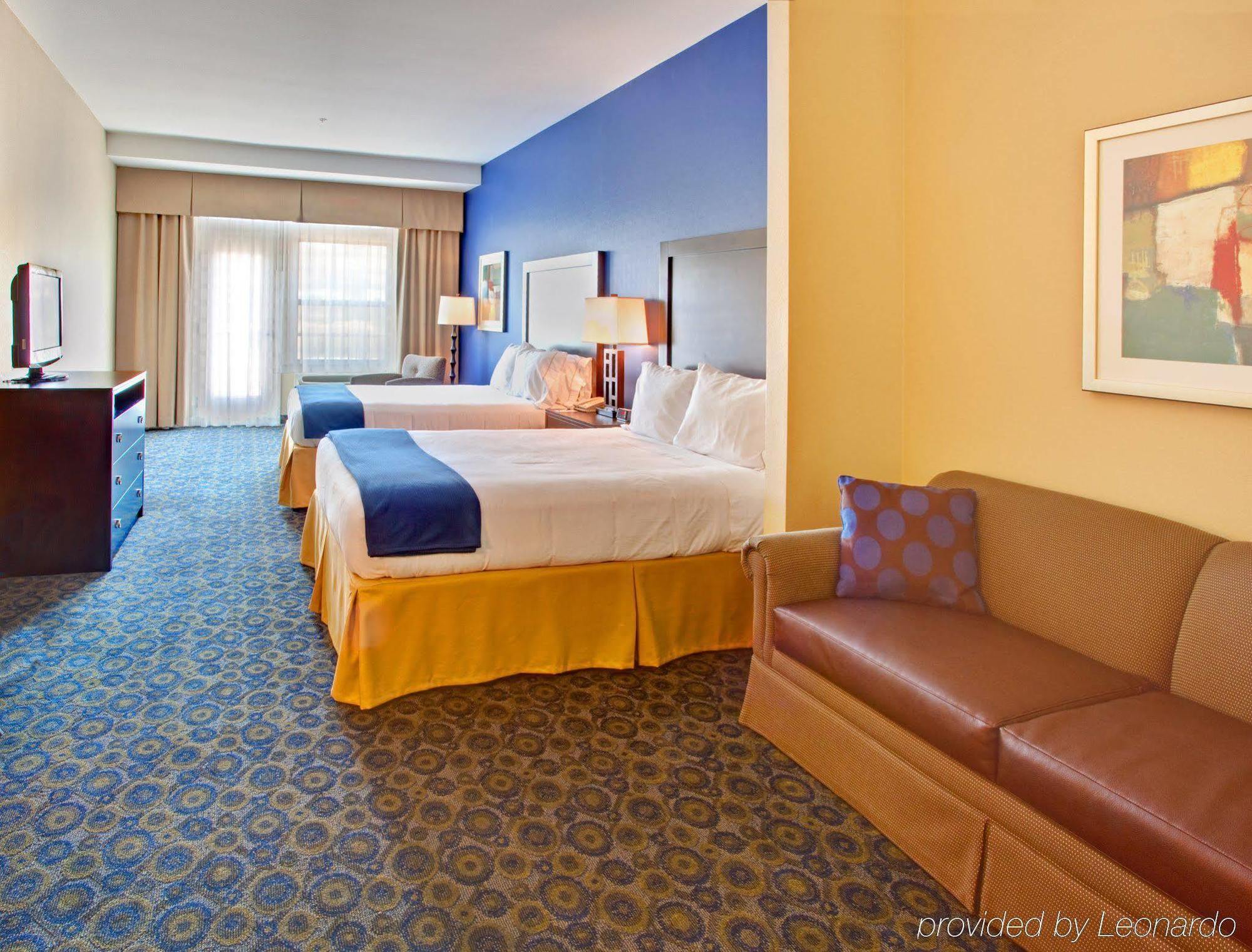 Holiday Inn Express Hotel & Suites Lake Elsinore By Ihg חדר תמונה