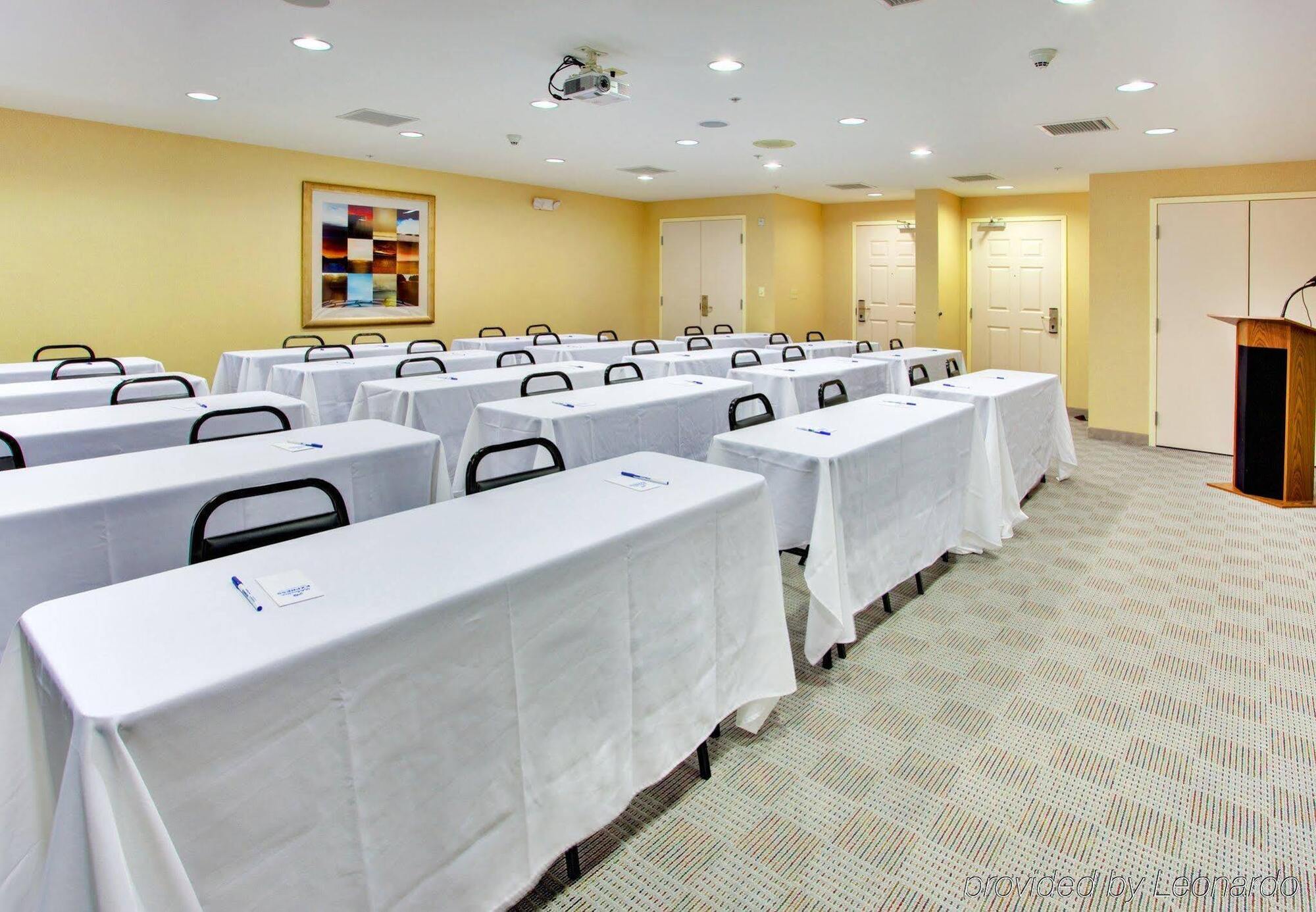 Holiday Inn Express Hotel & Suites Lake Elsinore By Ihg מראה חיצוני תמונה