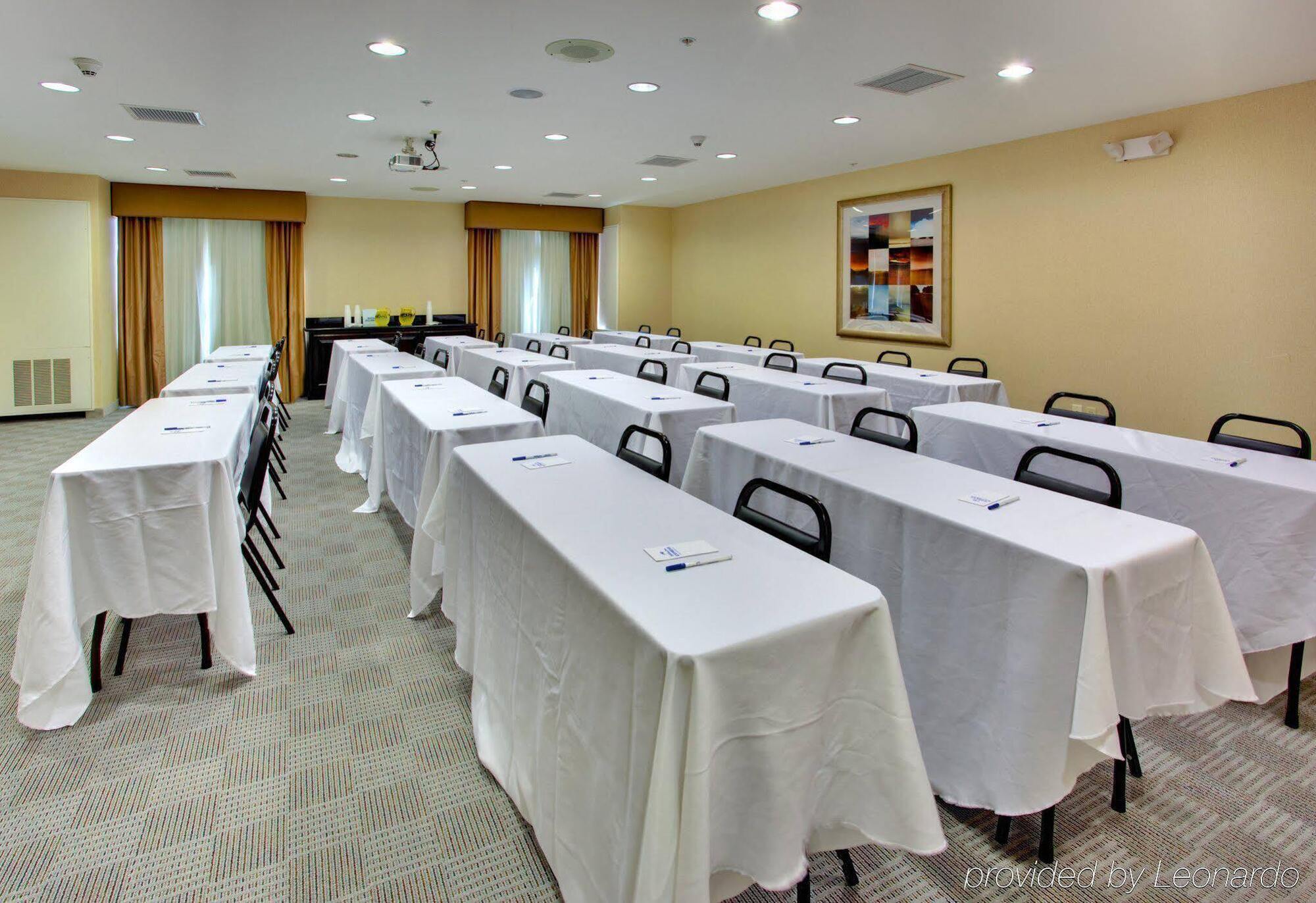 Holiday Inn Express Hotel & Suites Lake Elsinore By Ihg מראה חיצוני תמונה